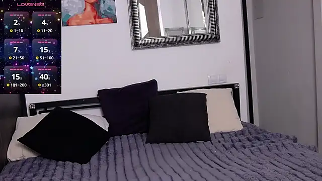 Ashley Ross  online show from October 6, 12:24 pm