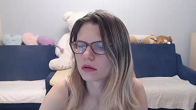 night is dark online show from November 18, 6:34 pm