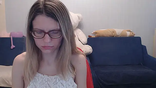 night is dark online show from April 24, 6:43 pm