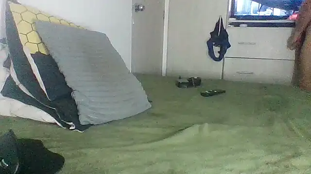 Snapshot of DaltonDirtyx chatting on November 6, 1:39 am DaltonDirtyx online show from November 6, 1:39 am