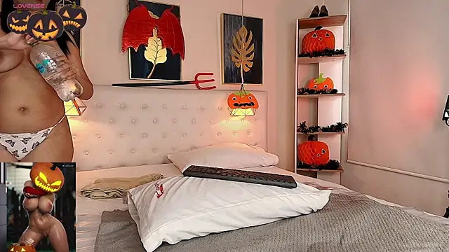 Snapshot of valerie_lya chatting on October 11, 8:18 pm valerie lya online show from October 11, 8:18 pm