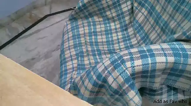 Snapshot of desioldguy chatting on March 22, 7:36 am desioldguy online show from March 22, 7:36 am