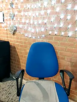 Lilybanx online show from February 16, 9:05 pm