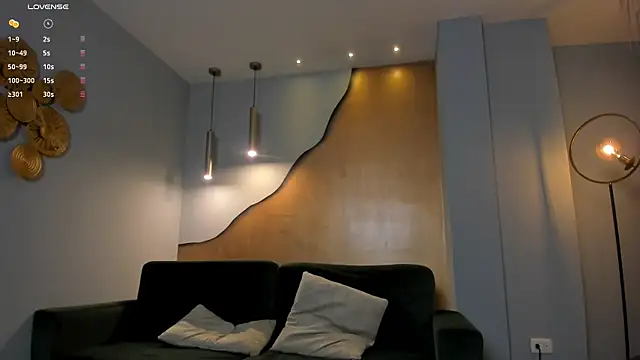 Snapshot of EllaClark chatting on January 10, 1:53 am EllaClark online show from January 10, 1:53 am