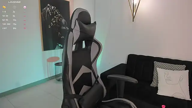 Snapshot of EllaClark chatting on January 21, 10:08 pm EllaClark online show from January 21, 10:08 pm