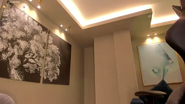 Snapshot of EllaClark chatting on March 17, 10:17 pm EllaClark online show from March 17, 10:17 pm