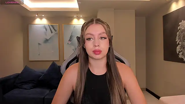 Snapshot of EllaClark chatting on March 22, 7:20 pm EllaClark online show from March 22, 7:20 pm