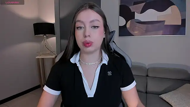 Snapshot of EllaClark chatting on September 30, 6:35 pm EllaClark online show from September 30, 6:35 pm