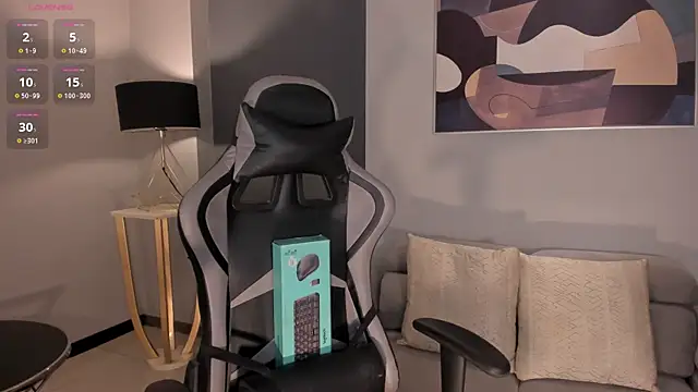 Snapshot of EllaClark chatting on October 13, 5:57 pm EllaClark online show from October 13, 5:57 pm