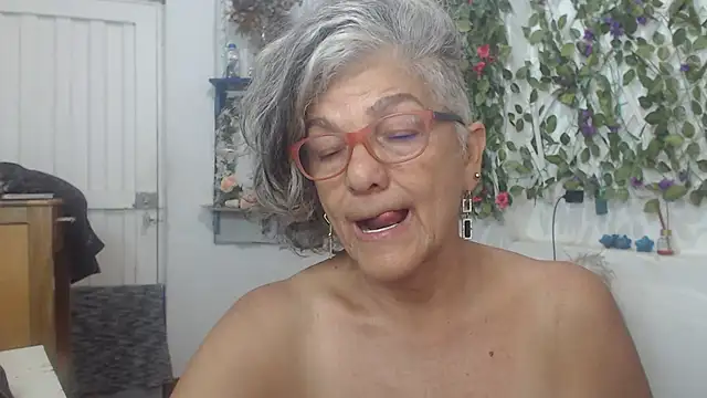 FunnyGrandma online show from February 12, 4:44 am