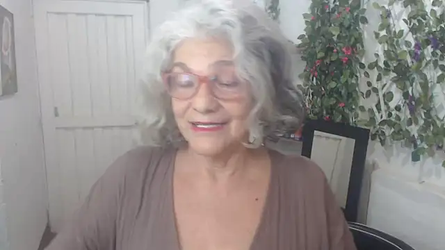 FunnyGrandma online show from March 13, 11:49 pm