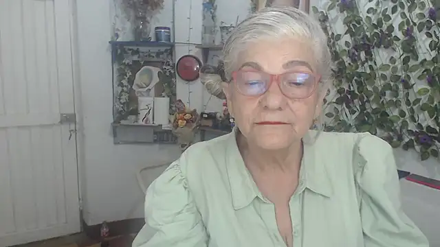 FunnyGrandma online show from March 15, 11:44 pm