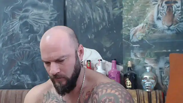 Snapshot of viking_30 chatting on October 18, 6:05 am viking 30 online show from October 18, 6:05 am