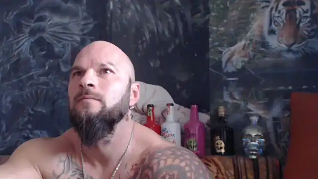 Snapshot of viking_30 chatting on November 12, 11:10 am viking 30 online show from November 12, 11:10 am