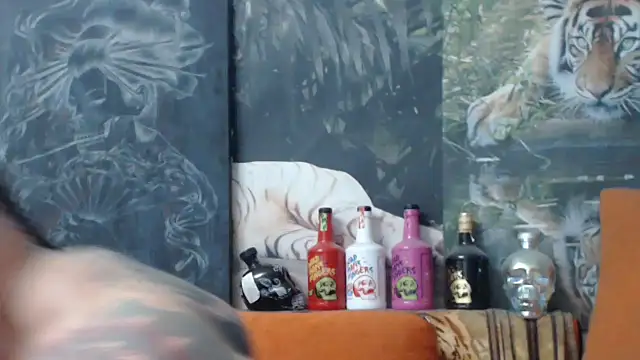 Snapshot of viking_30 chatting on November 27, 7:27 pm viking 30 online show from November 27, 7:27 pm