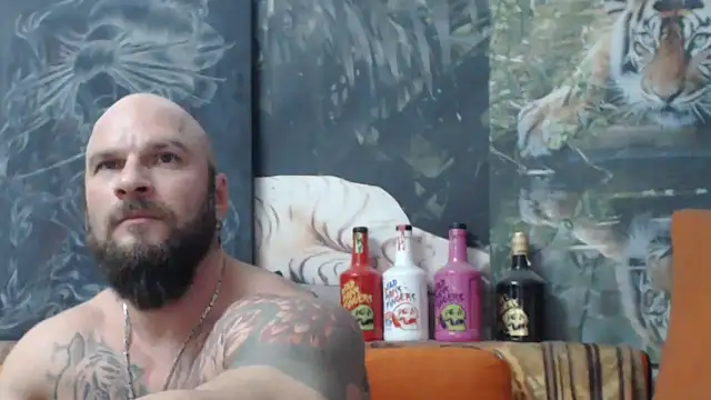 Snapshot of viking_30 chatting on November 28, 7:49 pm viking 30 online show from November 28, 7:49 pm