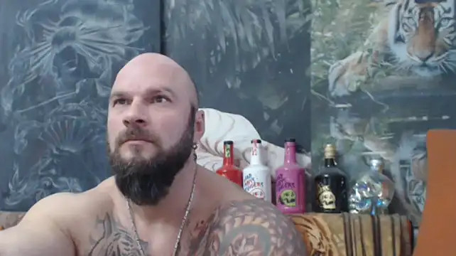 Snapshot of viking_30 chatting on December 2, 5:35 am viking 30 online show from December 2, 5:35 am