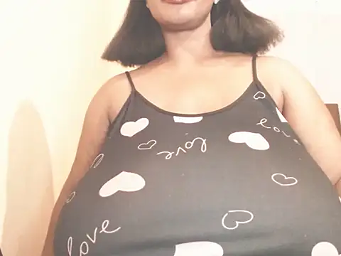 MissTits online show from May 1, 10:25 pm