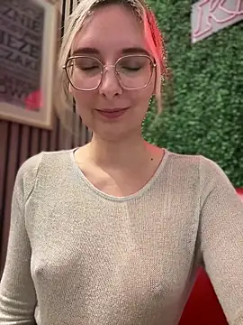 The Snowwhitee online show from February 15, 9:16 am