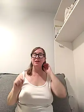 SweetandNaughty1 online show from October 27, 9:19 pm