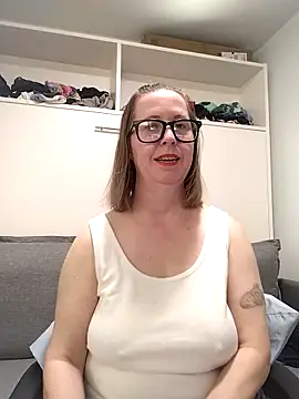 SweetandNaughty1 online show from February 4, 9:31 pm