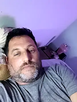 Snapshot of Reload_033 chatting on April 10, 1:22 am Reload 033 online show from April 10, 1:22 am