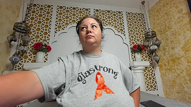 AleshaArabian online show from September 26, 3:10 am