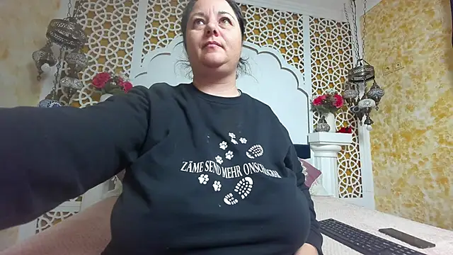 AleshaArabian online show from December 15, 5:12 am