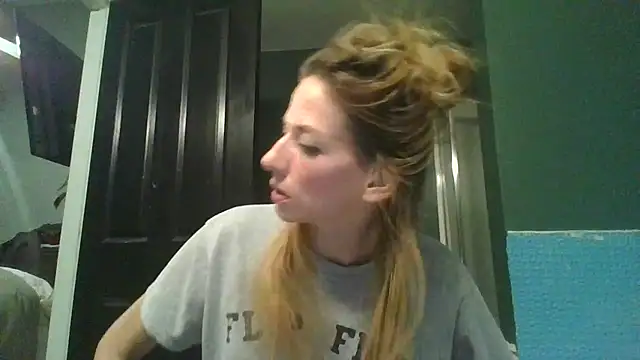 Snapshot of Rhodesxox chatting on November 7, 11:10 am Rhodesxox online show from November 7, 11:10 am