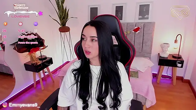 EmmyEvans1 online show from December 9, 10:41 pm