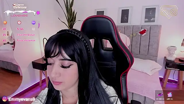 EmmyEvans1 online show from December 23, 7:20 pm