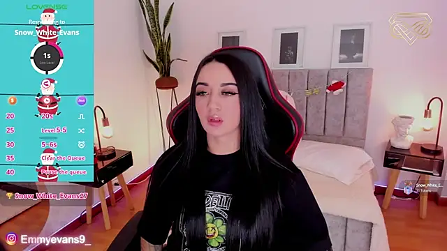 EmmyEvans1 online show from December 30, 7:32 pm