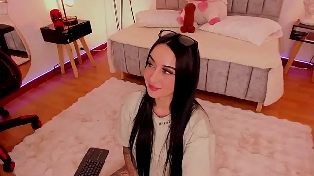 EmmyEvans1 online show from December 31, 6:13 pm