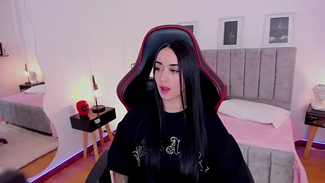 EmmyEvans1 online show from January 7, 7:17 pm