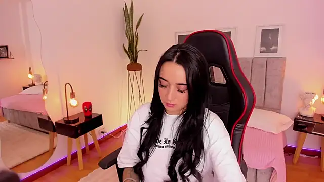 EmmyEvans1 online show from January 17, 7:38 pm