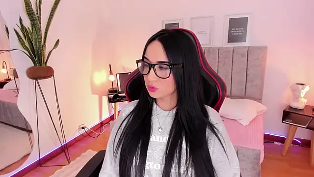 EmmyEvans1 online show from February 12, 7:56 pm