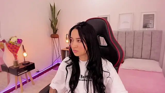 EmmyEvans1 online show from March 16, 7:17 pm