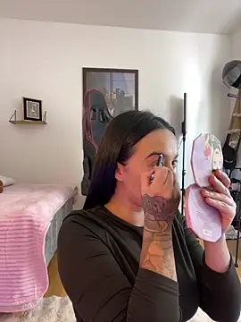 EmmyEvans1 online show from March 20, 7:25 pm