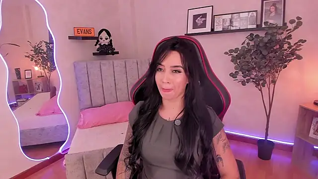 EmmyEvans1 online show from September 10, 7:36 pm