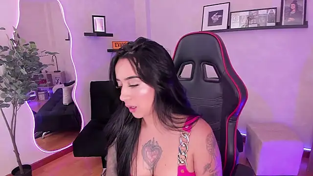 EmmyEvans1 online show from September 15, 7:47 pm