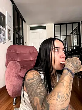 EmmyEvans1 online show from September 29, 7:40 pm