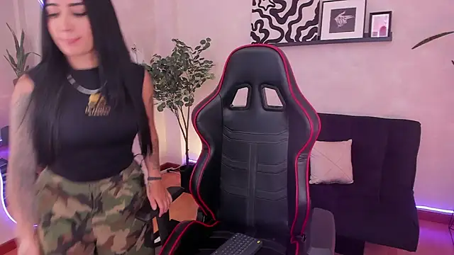 EmmyEvans1 online show from September 30, 7:30 pm