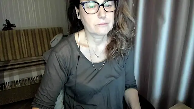 lauraoven online show from December 18, 7:47 am