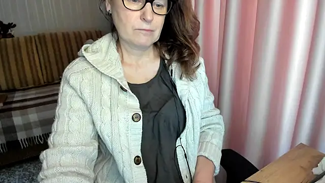 lauraoven online show from February 5, 10:31 am