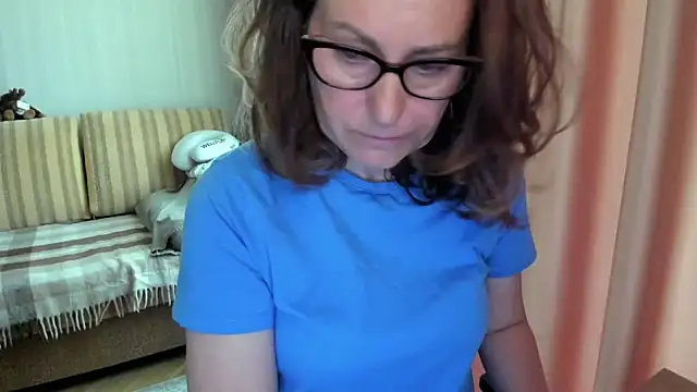 lauraoven online show from May 20, 6:41 am