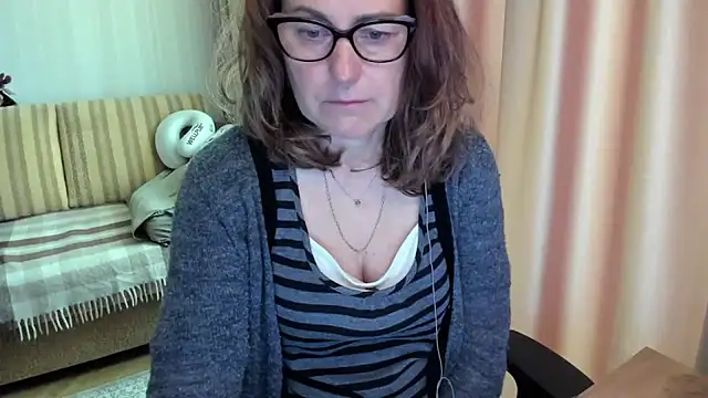 lauraoven online show from June 3, 7:22 am