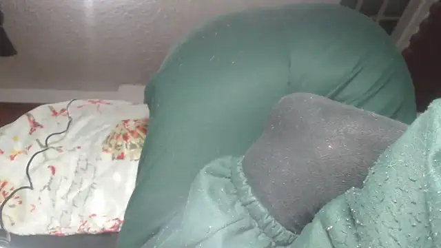 prettyangelsquirt online show from October 22, 12:00 am