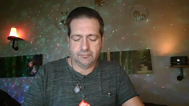 matrikes1 online show from December 23, 5:43 pm