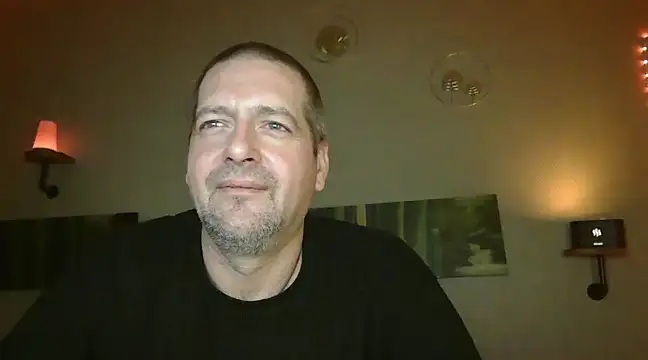 matrikes1 online show from February 8, 9:46 pm