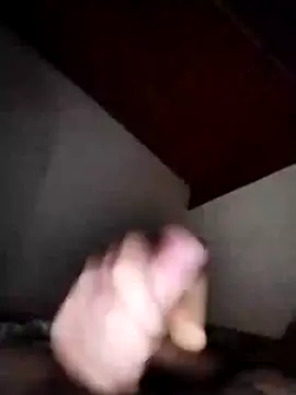 Snapshot of Kw8585kw chatting on February 3, 2:14 am Kw8585kw online show from February 3, 2:14 am